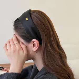 Französisches High-End Satin-Haarband für Damen, eleganter Haarreif für Alltag und Styling.