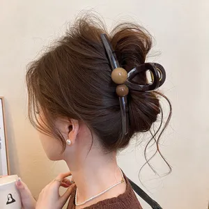 Große braune Haarklammer für dickes Haar stilvolle Haifischklammer elegante Damen Haarschmuck