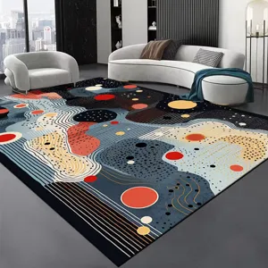 Vista dettagliata del tappeto geometrico astratto moderno in un accogliente soggiorno.