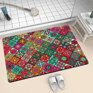 Dettaglio tappetino da bagno in terra di diatomee con mosaico colorato, assorbente.