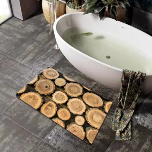 Vista dettagliata del tappetino da bagno in pile tecnico con venature del legno, assorbente e antiscivolo.