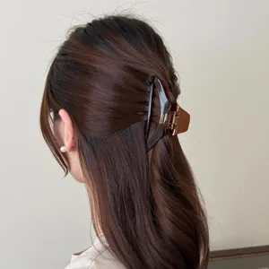 Elegante Acetat Haarklammer für Damen, großes hohles Design für schicke Frisuren im Alltag.