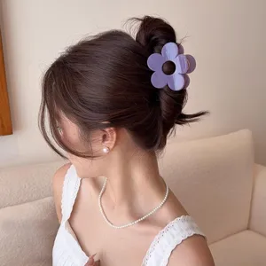 Molla per capelli a fiore viola da donna, elegante clip in acrilico per acconciature.