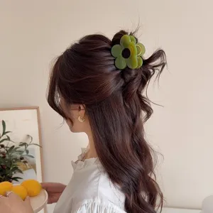 Molletta per capelli a fiore verde da donna, fermaglio in acetato per acconciatura elegante.