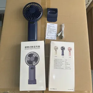 Ventilateur à main USB portable avec base et affichage numérique, idéal pour le bureau et dortoir.