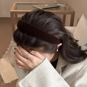 Elegant brown velvet wide headband for women, retro hair hoop, daily stylish hair accessory.