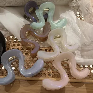 Pinza per Capelli Ondulata Lucida Colore Gelatina Donna Fermaglio a Squalo Grande Volume Elegante Accessori per Capelli in Resina