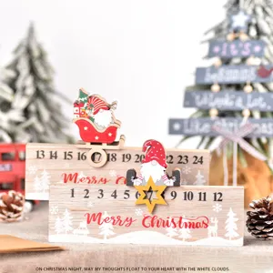 Calendrier de l'Avent de Noël en bois décoration de table avec gnome sans visage et chiffres.