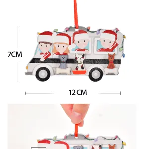 Ornement suspendu de sapin de Noël en bois, design de bus familial mignon et animaux.