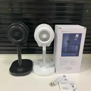 Vista dettagliata del supporto per altoparlante a induzione in bianco e nero con confezione.