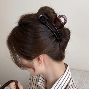 Grande pince à cheveux épingle de sûreté pour femmes, griffe de coiffure géométrique unique.