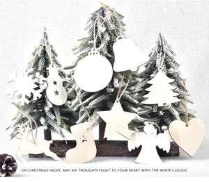 Unbemalte hölzerne Weihnachtsbaum Hängeornamente DIY Handwerk Feiertag Party Heimdekoration