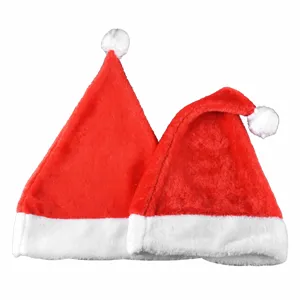 Plüsch Weihnachtsmützen Set in Rot und Weiß für Festparty Dekoration und Urlaubsgeschenke.