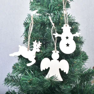 Holzanhaenger Set fuer Weihnachtsbaum, Rentier, Schneemann und Engel Formen festliche Deko.