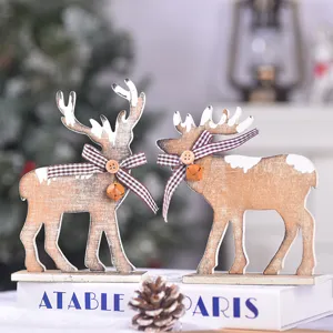 Weihnachtsdekoration Holz Rentier Set mit Karo Schleife und Glocke fur festliche Tischdeko.