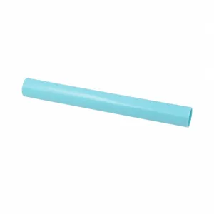 Rouleau à modeler creux en plastique vert menthe en détail, outil de poterie léger.