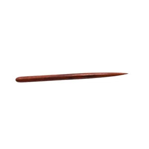 Bâton en bois de santal rouge pour poupées OB11, modelage d'argile et lissage.