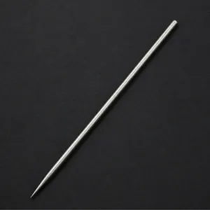 Strumento di dettaglio per ago da modellare in argilla d'acciaio con punta fine ed elegante.
