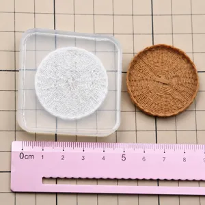 Miniatur Puppenhaus Rattan Tablett Silikonform und fertiges DIY Handwerk Modell Werkzeug.