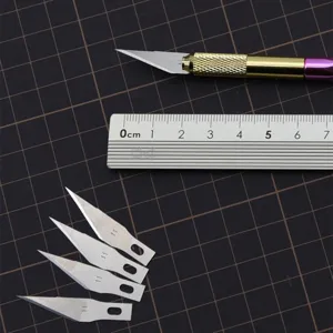 Praezision Bastelmesser Set mit Metallgriff und Ersatzklingen fuer Ton und feine Schneidarbeiten.