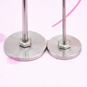 Détail du support de sculpture en argile en acier inoxydable, idéal pour les têtes de poupée OB11.