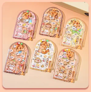 Seis mini juegos de pinball portátiles de colores con lindos diseños de carpincho