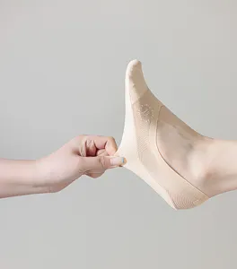 Women ice silk invisible boat socks summer thin breathable low cut anti slip short socks