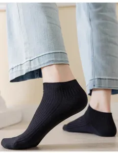Damen kurze schwarze Socken Baumwolle atmungsaktiv bequem einfarbig Knöchel Bootssocken Alltag.