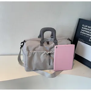 Grand sac de voyage de grande capacité pour le sport le fitness le yoga et les courts trajets.