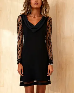 Robe courte noire élégante à manches longues en dentelle et col cowl pour femme