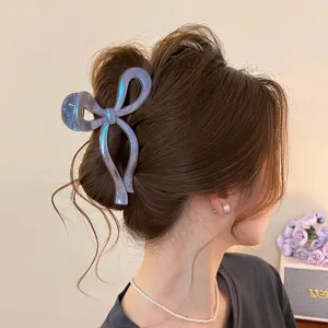 Perlmutt-lila Schleifen-Haarklammer, elegante große Haarklammer für stilvolle Frauenfrisuren.