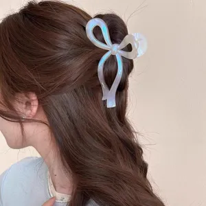 Perlen Schleife Haarspange für Damen, große glänzende Haarklammer für elegante Frisuren.