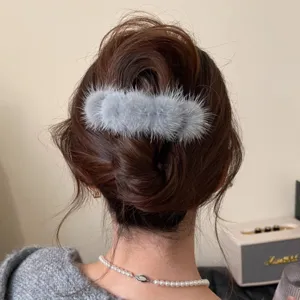 Winter retro plush hair claw clip women's fuzzy hair accessories for back head styling.