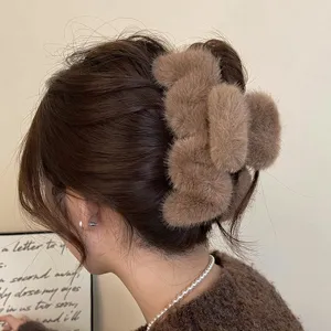 Pinza de Pelo de Peluche Grande Invierno Pinza de Tiburón Esponjosa Pinza de Pelo de Piel Sintética Suave Accesorios para el Cabello Mujeres