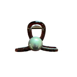 Molla per capelli con perla grigia da donna, elegante pinza marrone per acconciature chic.