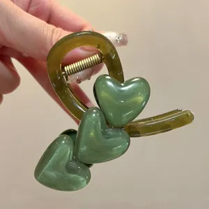 Grüne Gelee Herz Haarklammer, süße Acryl Shark Klammer für den schönen Sommer-Haarstil.