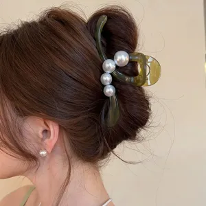 Elegante Perlen Haarklammer für Damen, dunkelgrüner Harz Haargreifer für stilvolles tägliches Styling.