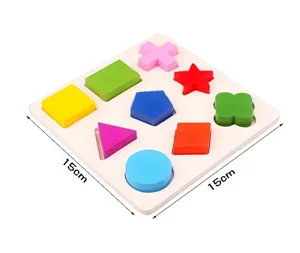 Detailansicht des hölzernen geometrischen Formen Puzzles, farbiges kognitives Lernbrett.