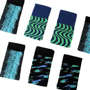 Non-slip yoga socks for women, breathable cotton pilates fitness sports socks with grip.