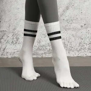 Baumwolle Anti-Rutsch Fünf-Zehen Yoga Socken Wadenhöhe Sport Pilates Socken Damen Frühling