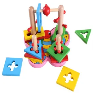 Jouet d'éveil en bois trieur de formes, base papillon blocs géométriques éducatifs.