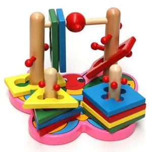 Jouet de tri de formes en bois base papillon blocs empilables géométriques éducatifs.