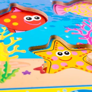 Wooden 3D puzzle board for toddlers, early educational animal matching toy for kids.