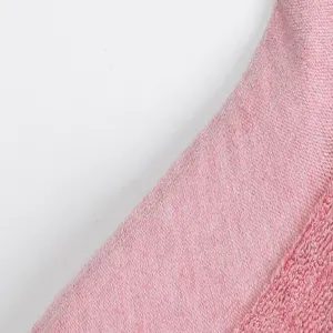 Rosa Yogasocken Stoff Detail, weiches Baumwollmaterial Textur Nahaufnahme für Sportbekleidung.