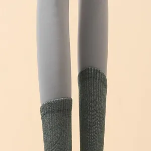 Detailansicht Damen Yogasocken mit Rippdesign, bequeme Baumwolle Pilates Sportstrümpfe.