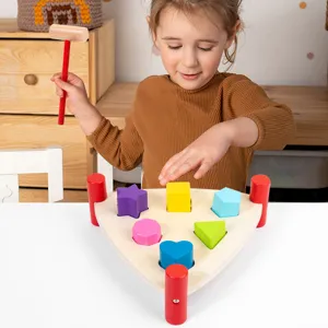 Holz Klopfbank Spielzeug für Kinder, Formensortierung und Hammernspiel mit bunten Bausteinen.