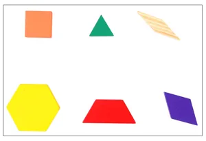 Détail de blocs géométriques en bois, pièces de jouets de formes éducatives colorées.