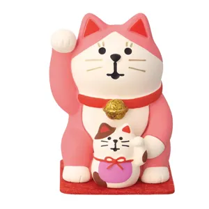 Japanese style creative pink lucky cat desktop resin miniature ornament with cute kitten figurine.