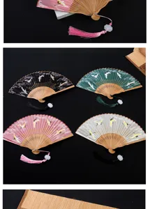 Ventaglio in stile cinese con motivo gru, stecche di legno e nappa elegante per danza.