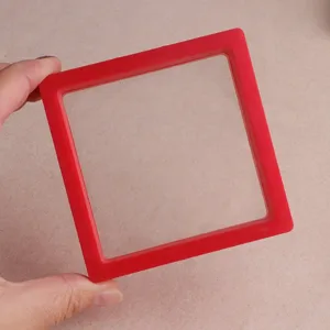 Quadratische rote PE-Folie schwebende Schmuckschatulle, ideal für Ringe und Broschen Präsentation.